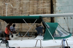 with-Liberte-in-the-lock-and-panama-canal-worker-above